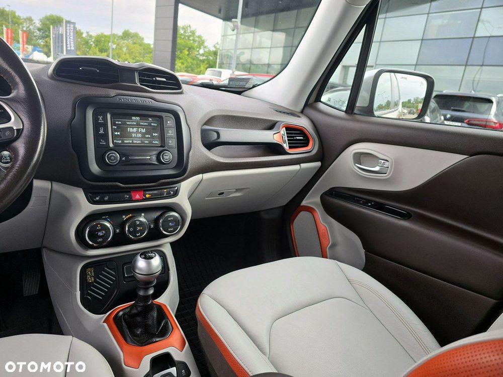 Jeep Renegade 1.4 MultiAir Limited FWD S&S - 23