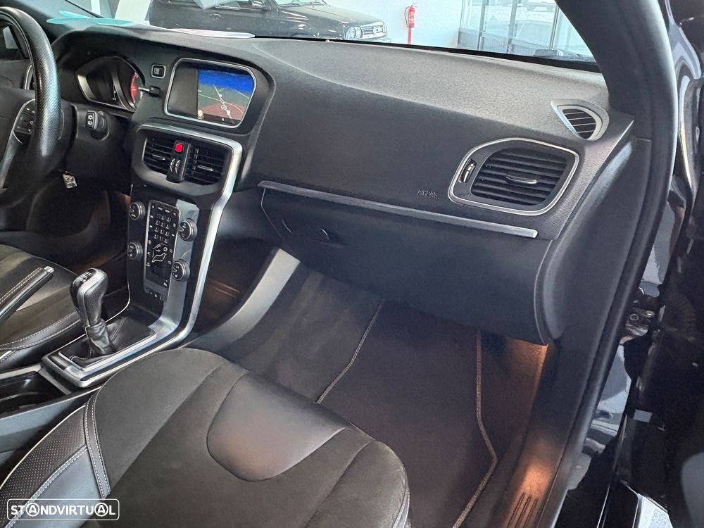 Volvo V40 2.0 D2 R-Design Momentum - 30