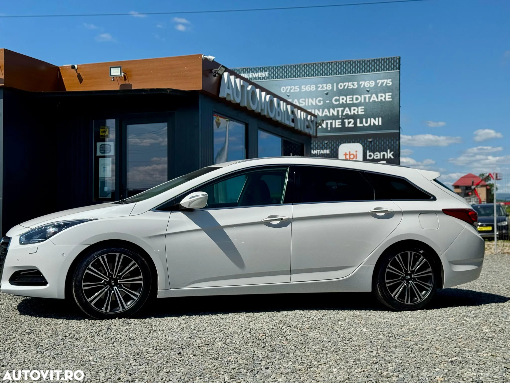 Hyundai i40 Kombi blue 1.7 CRDi DCT Premium - 17