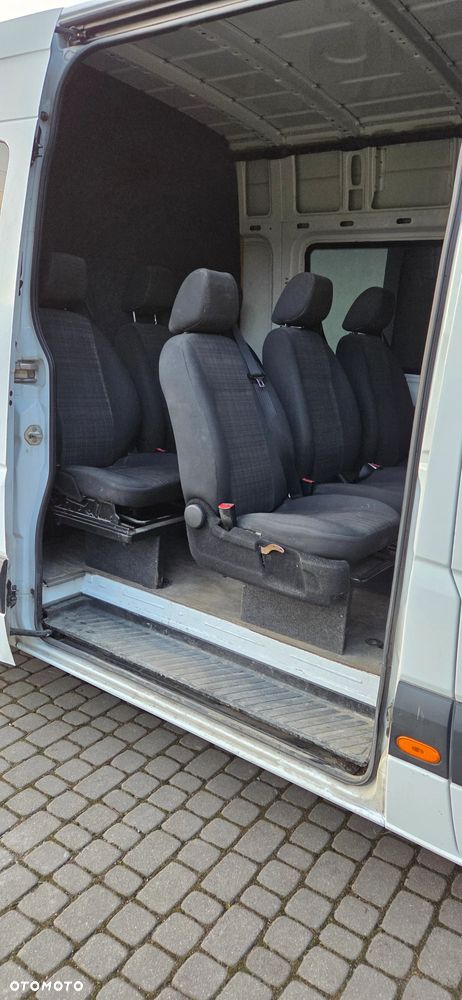 Mercedes-Benz Sprinter - 12
