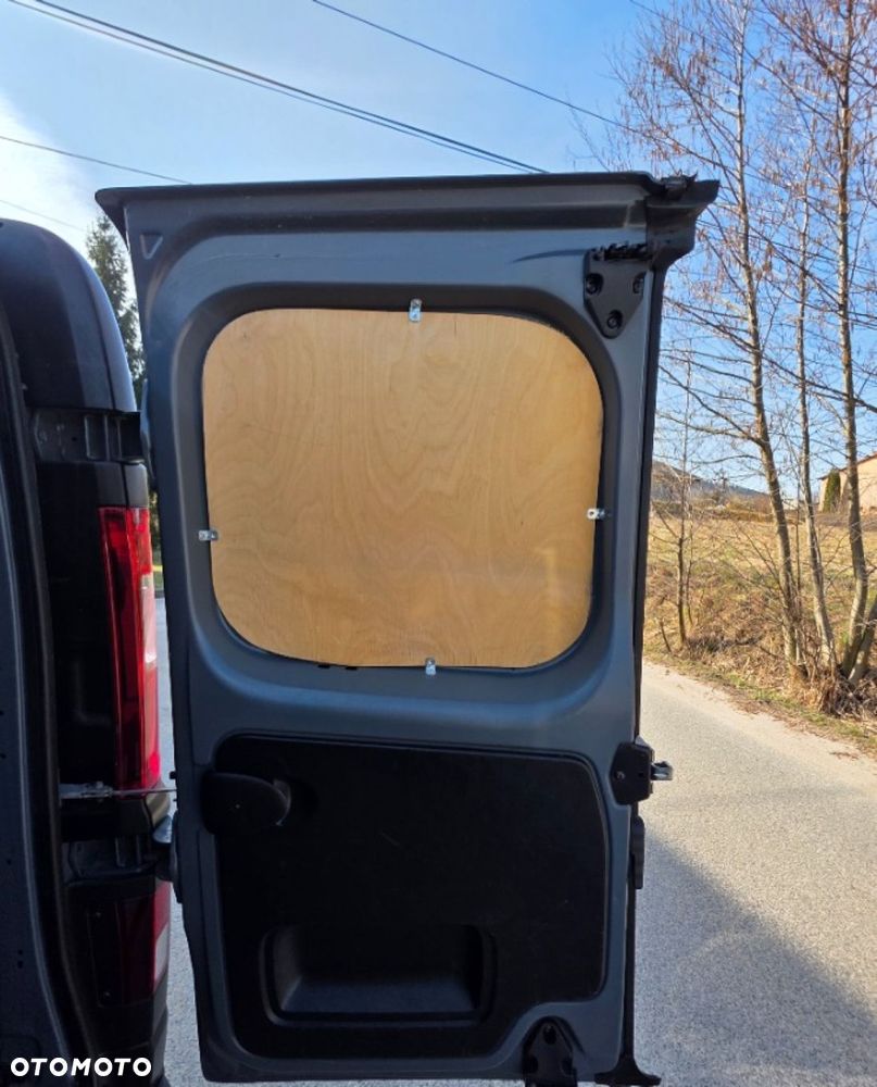 Renault Trafic - 32
