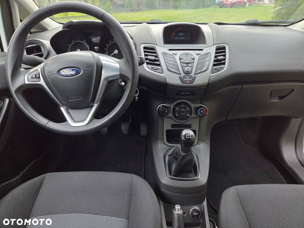 Ford Fiesta - 12