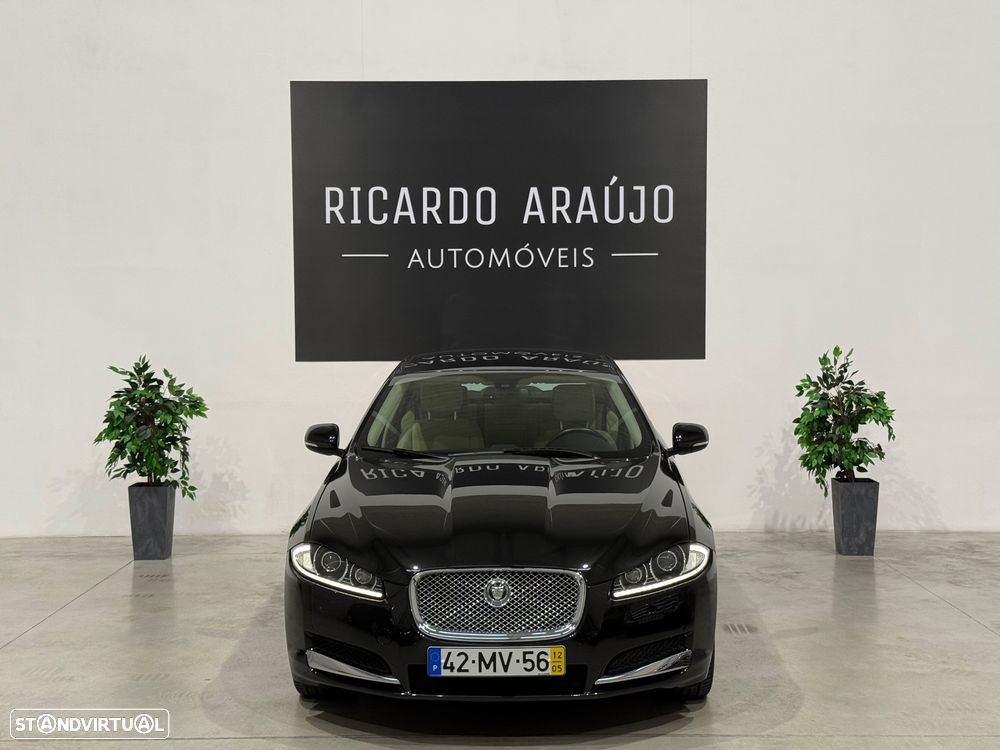 Jaguar XF 2.2 D Premium Luxury - 37