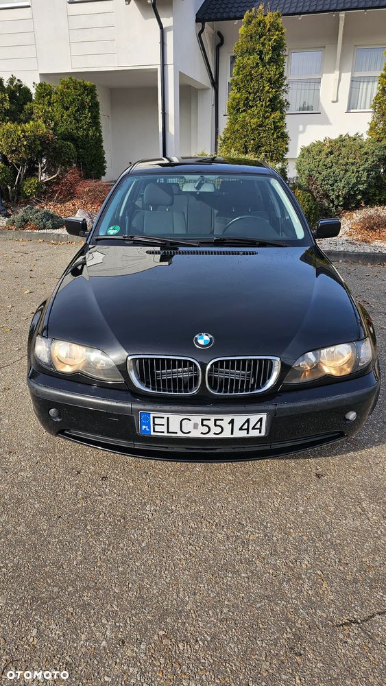 BMW Seria 3 316i Touring - 10