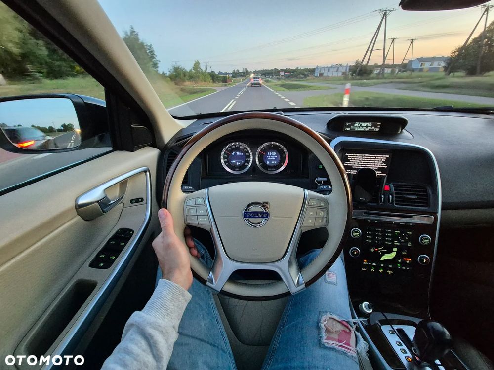 Volvo XC 60 D5 AWD Summum - 20