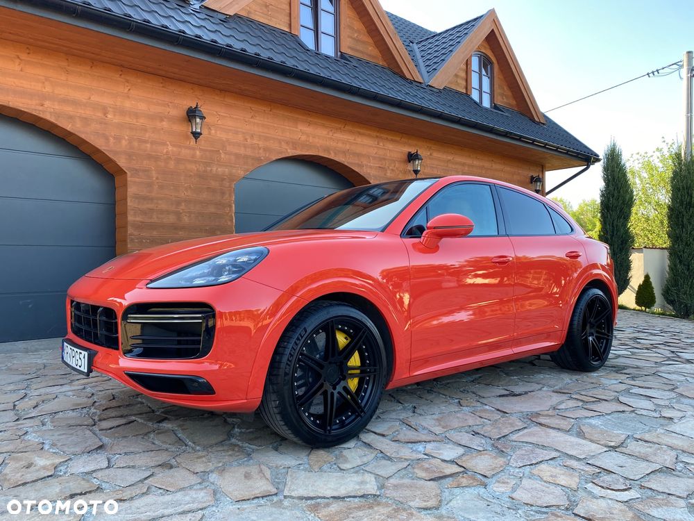 Porsche Cayenne - 1