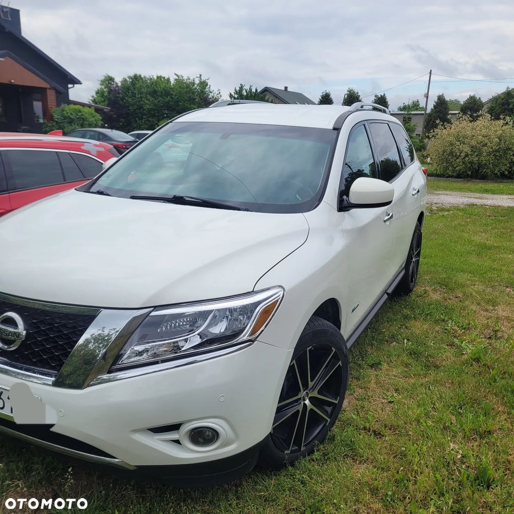 Nissan Pathfinder - 1