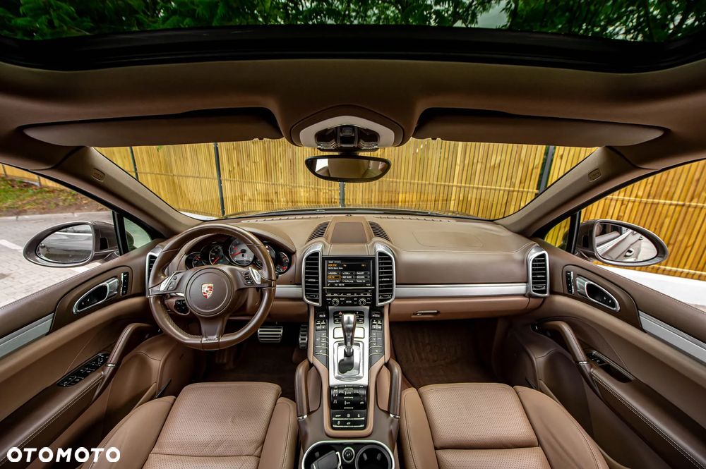 Porsche Cayenne S - 31