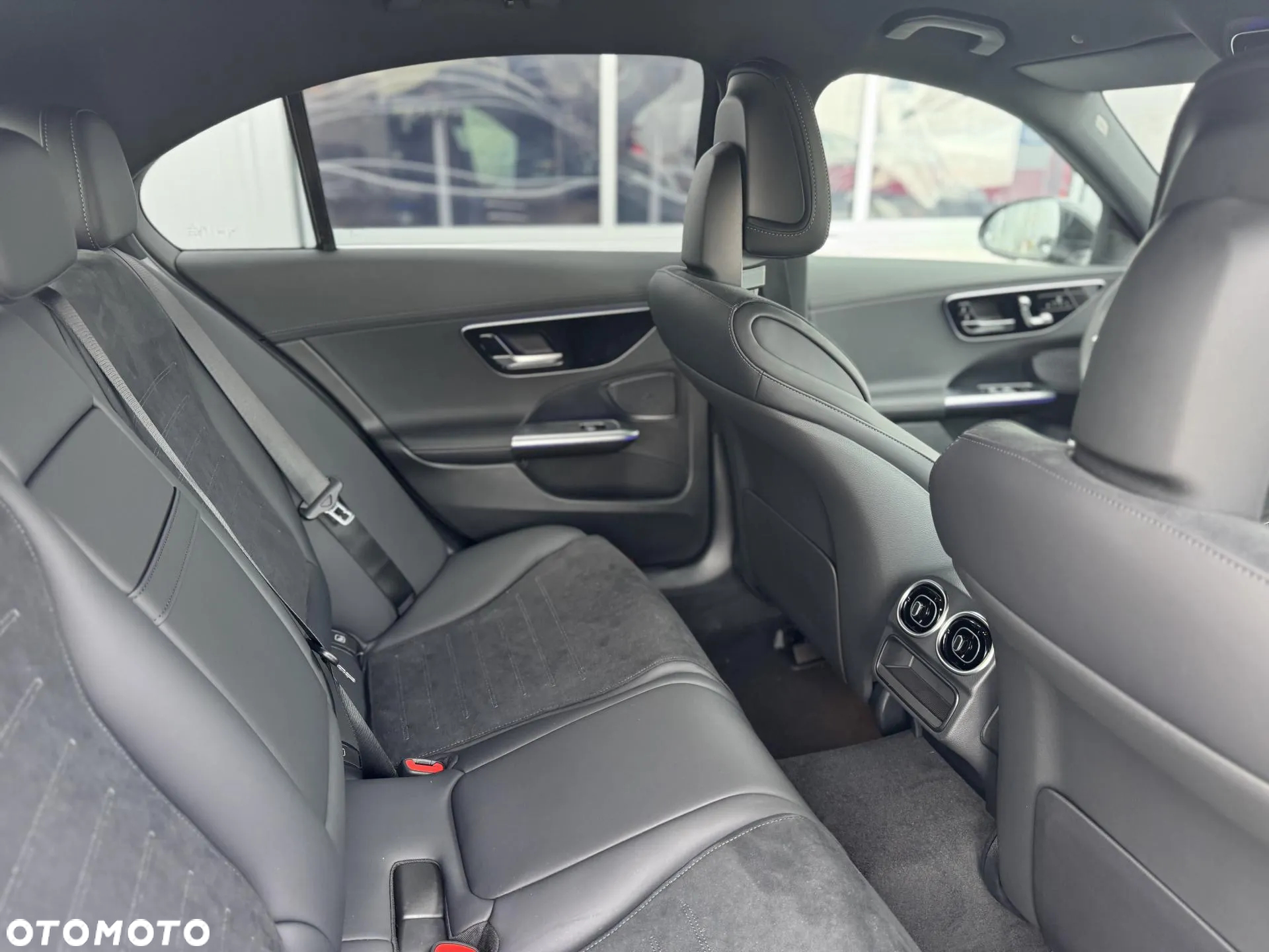 Mercedes-Benz Klasa C 200 d 9G-TRONIC AMG Line - 18