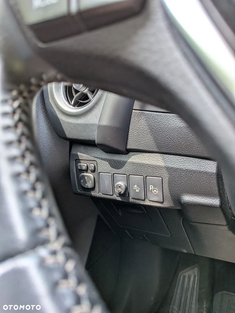 Toyota Auris Hybrid 135 Premium - 23
