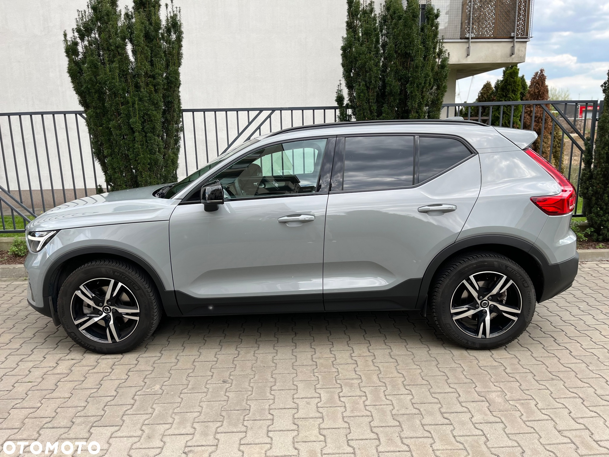 Volvo XC 40 B3 Plus Dark - 3