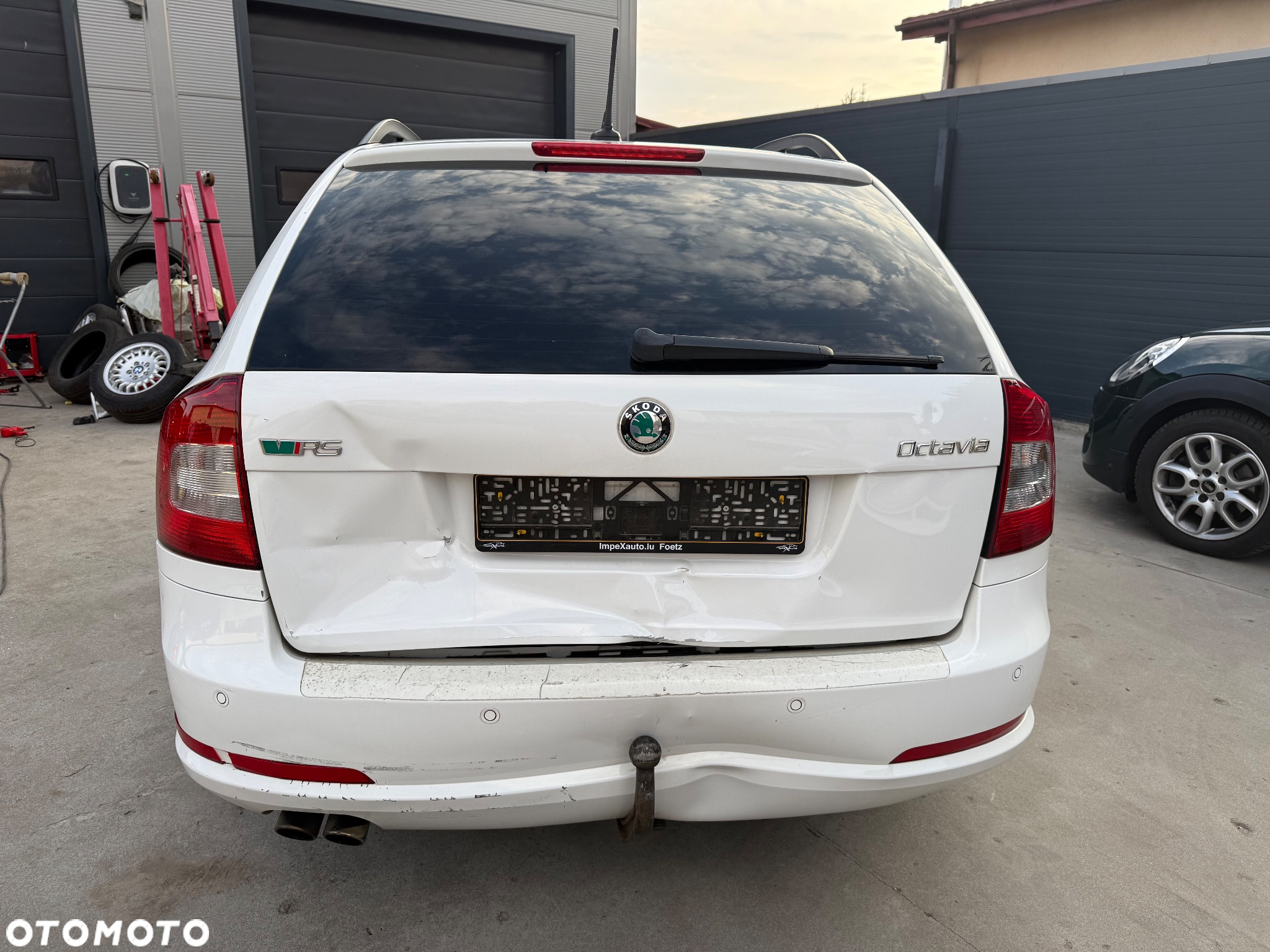 Skoda Octavia Combi 2.0 TDI DPF RS - 13