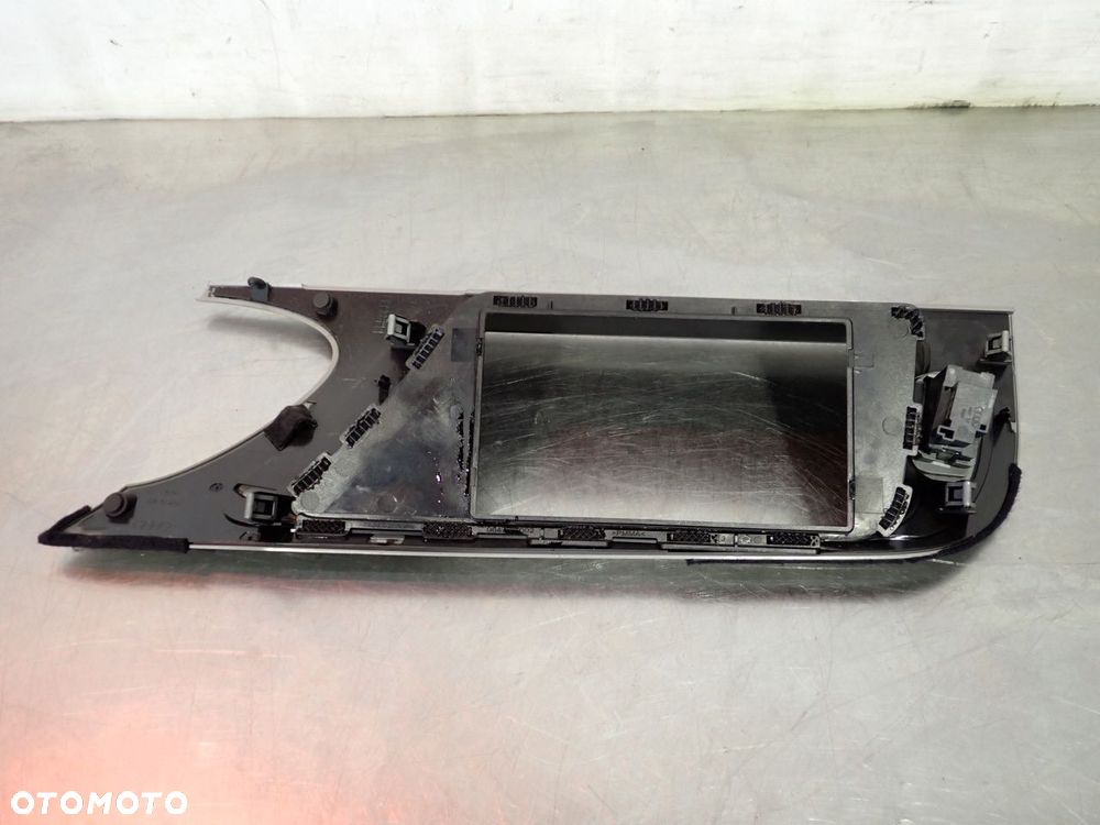 RAMKA WYŚWIETLACZA AUDI A4 B8 - 2