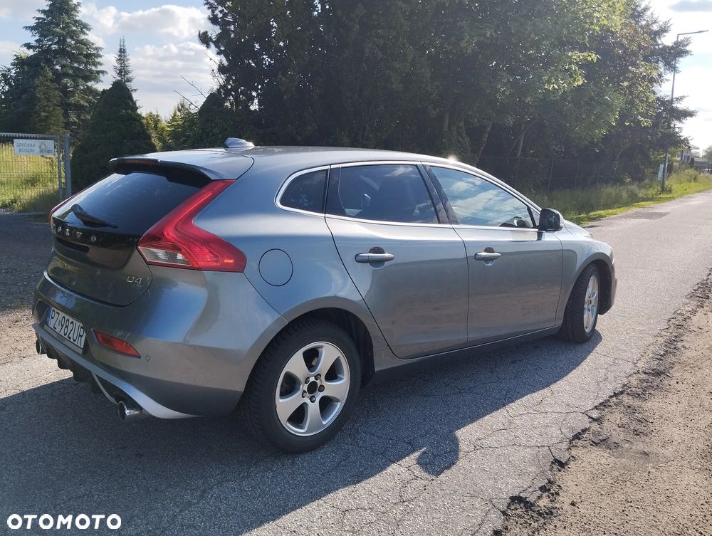 Volvo V40 D4 Drive-E R-Design Kinetic - 4