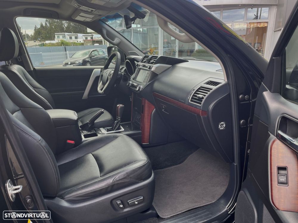 Toyota Land Cruiser 3.0 D-4D CA - 23