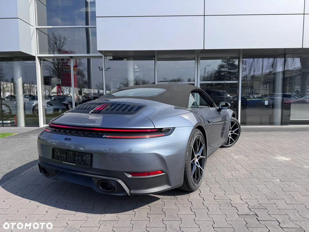 Porsche 911 Carrera - 8