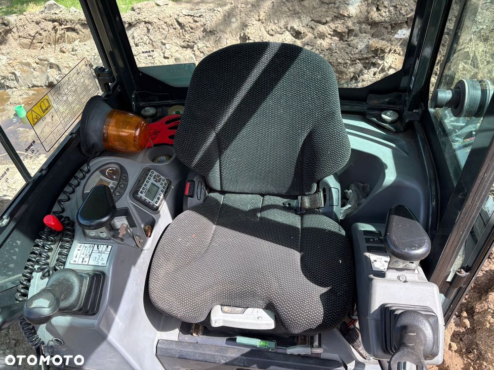 Bobcat E19 - 13