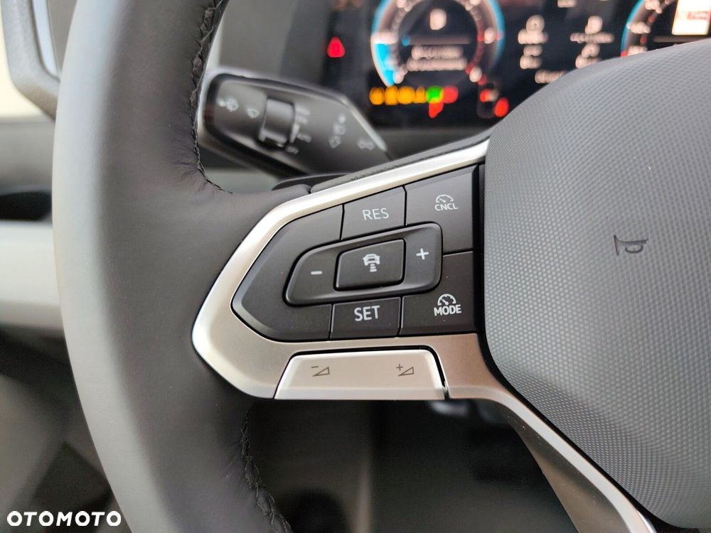 Volkswagen Crafter 35 furgon 177km Automat 3640 - 23