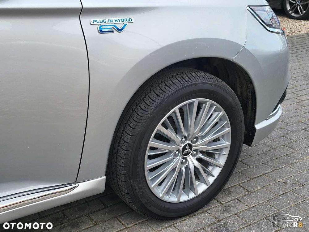 Mitsubishi Outlander - 9