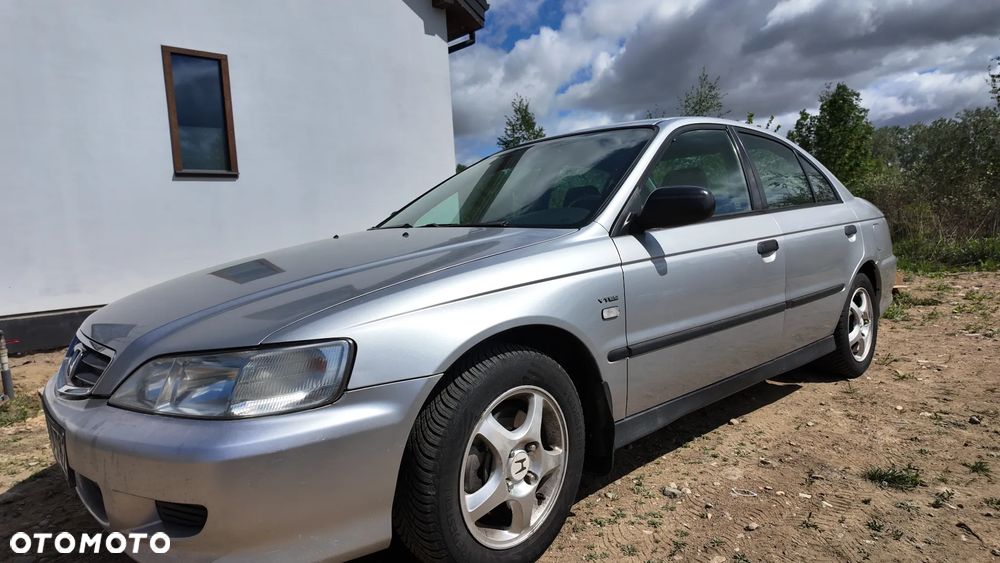 Honda Accord 1.8i S - 1