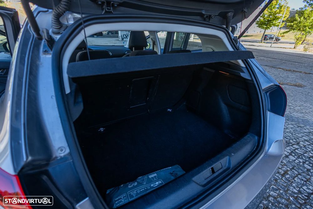 Peugeot 308 1.6 BlueHDi Allure EAT6 - 4