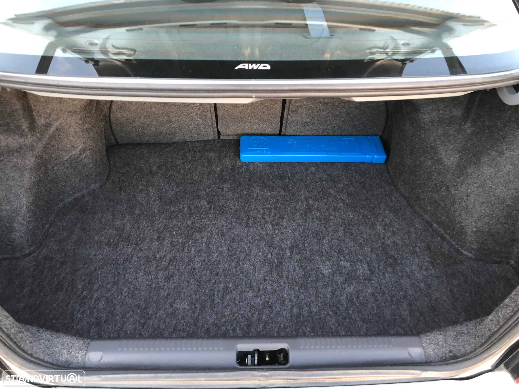 Subaru Impreza Sedan 2.0 WRX - 12