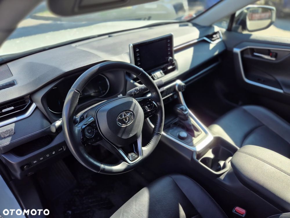 Toyota RAV4 - 6