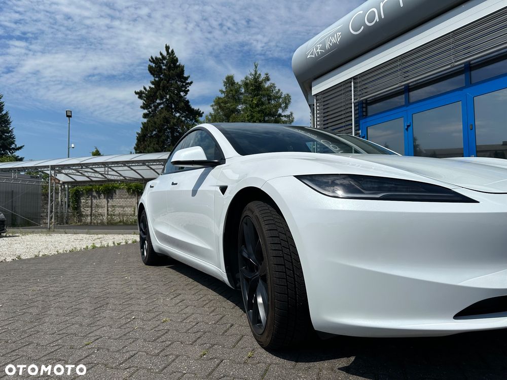 Tesla Model 3 - 11