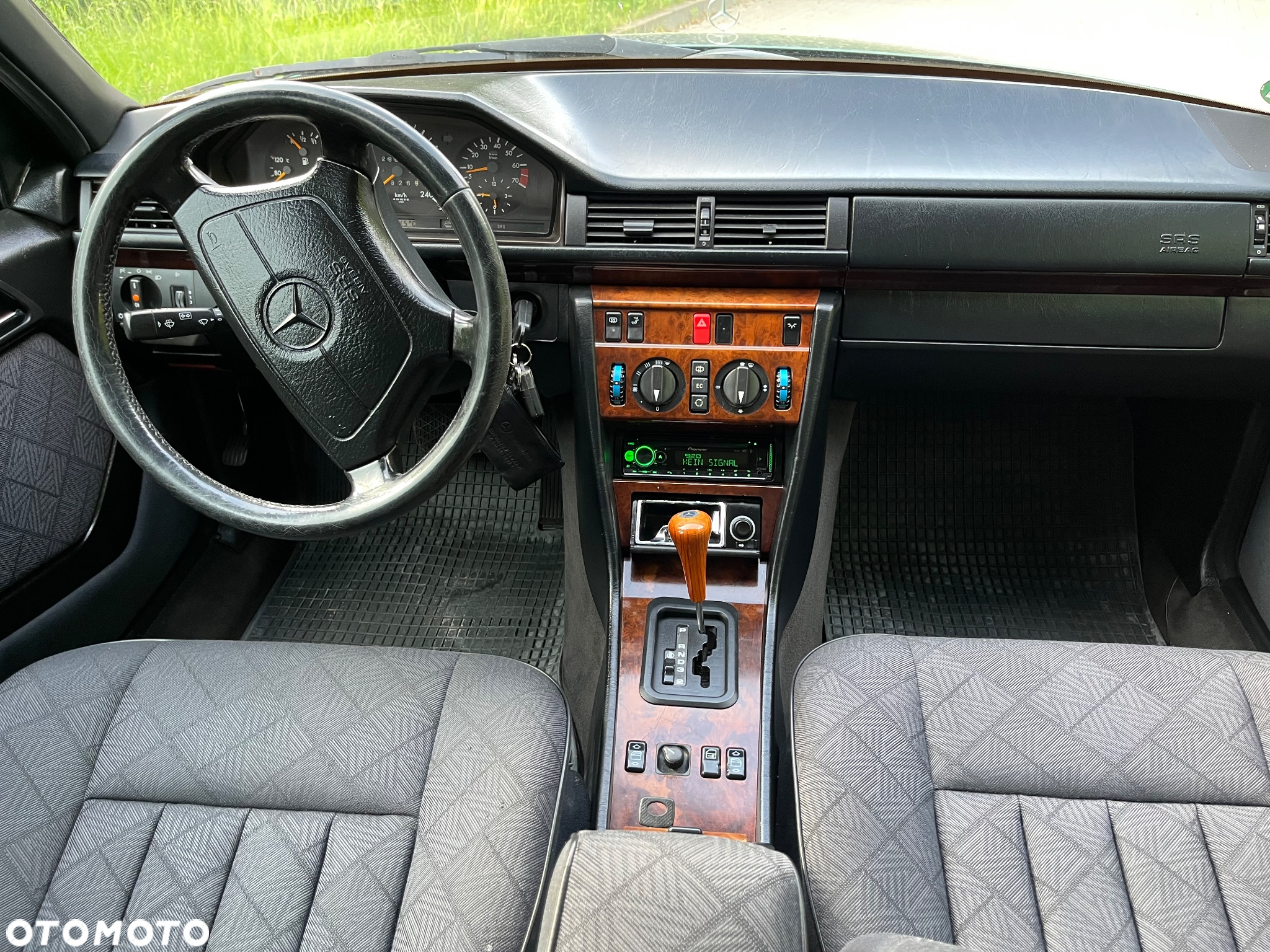 Mercedes-Benz Klasa E - 9