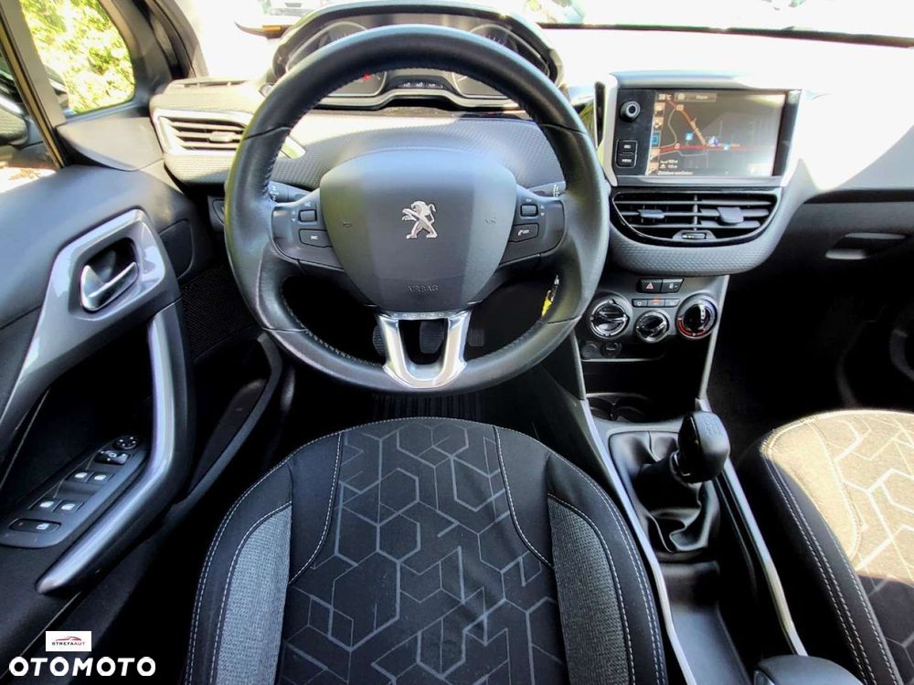 Peugeot 2008 - 8