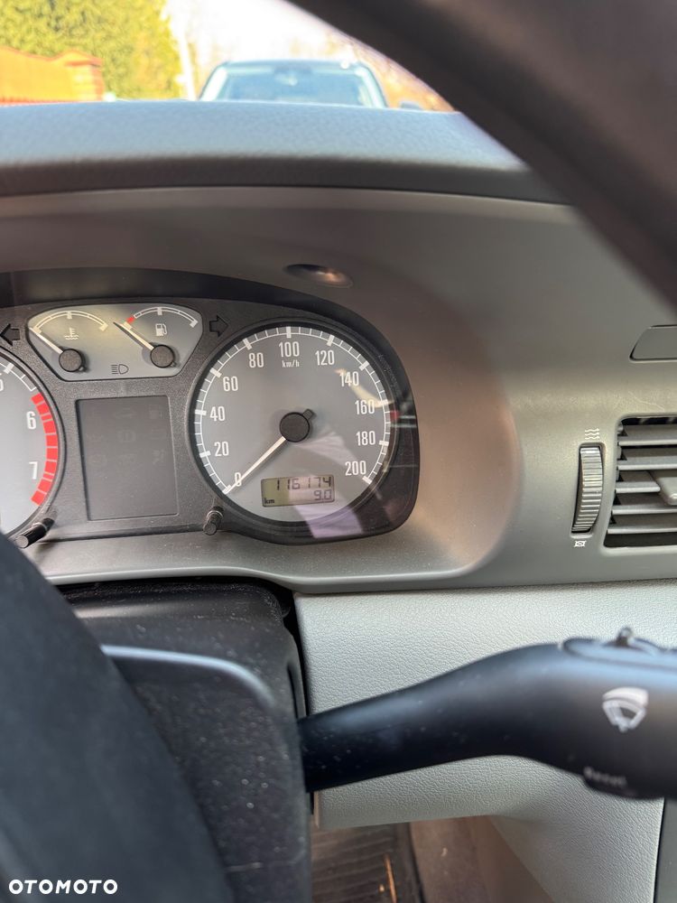 Skoda Octavia 1.6 GLX - 12