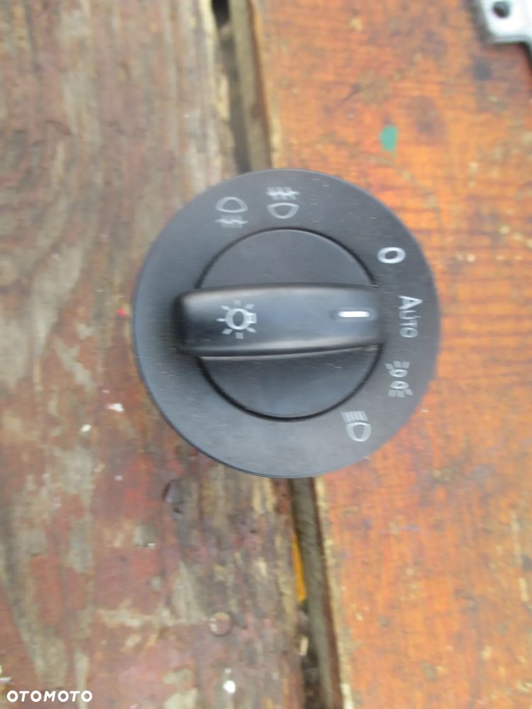 przełącznik świateł VW GOLF V passat 1KO941431BM