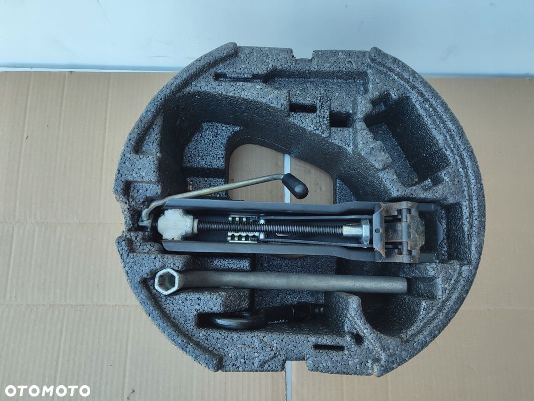 Zestaw lewarek ucho klucz SKODA SUPERB II SEDAN ORYGINAŁ 3C0011031D - 1