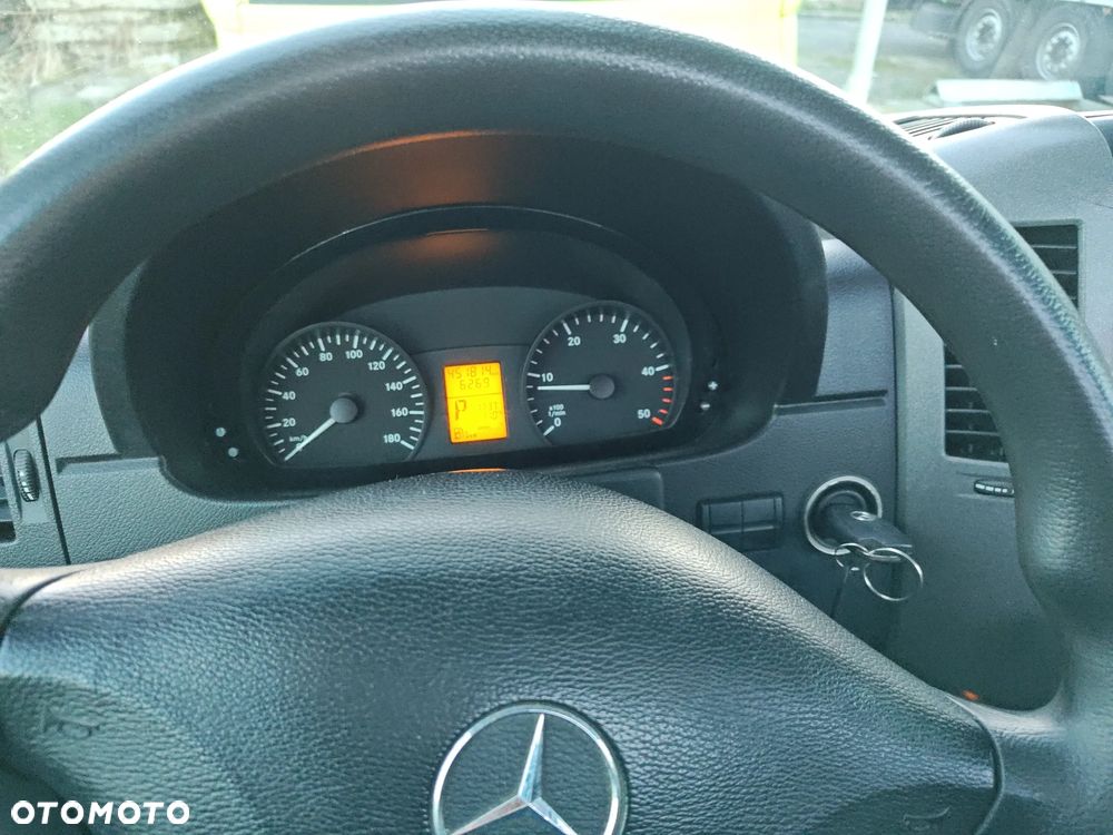 Mercedes-Benz Sprinter - 9