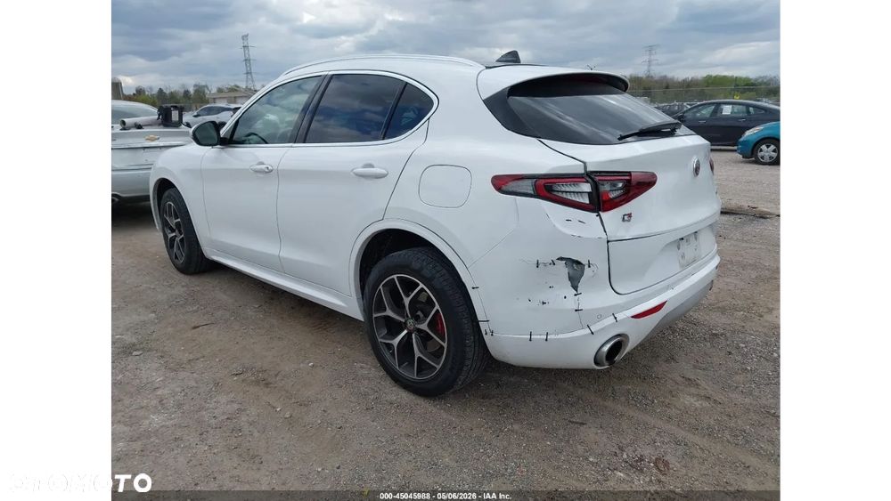 Alfa Romeo Stelvio - 10