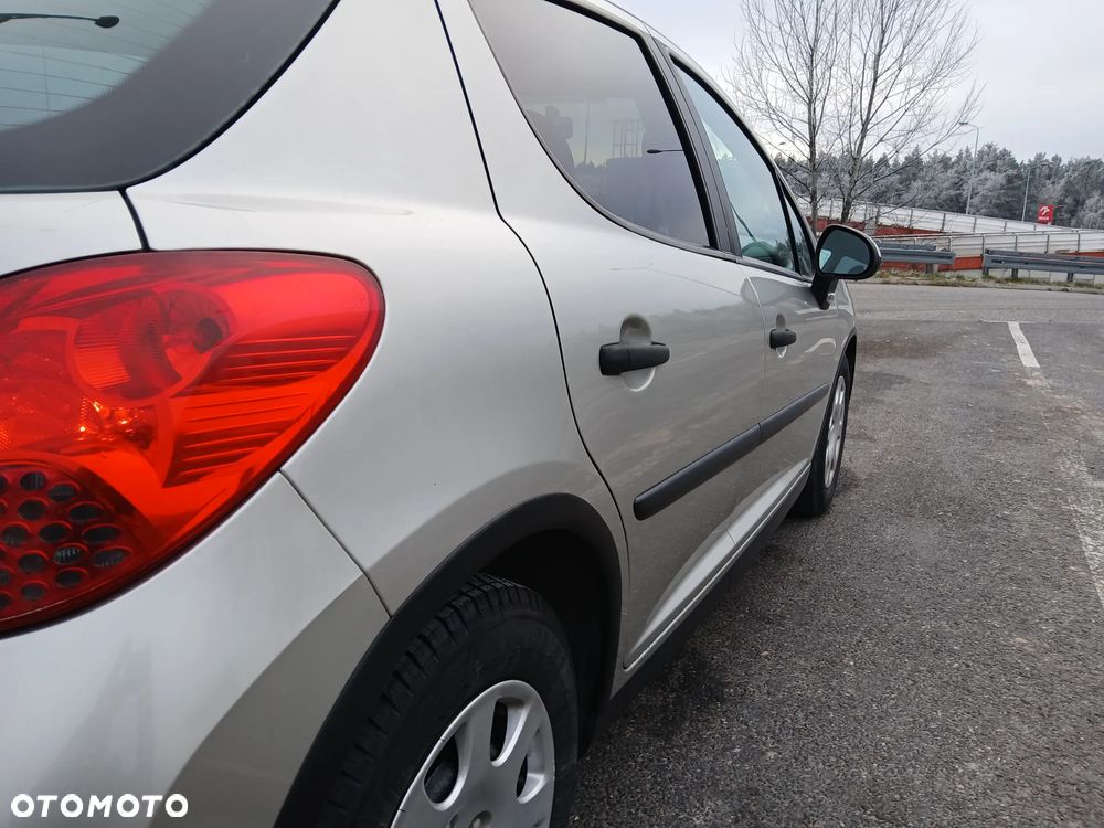 Peugeot 207 1.4 16V Presence - 4