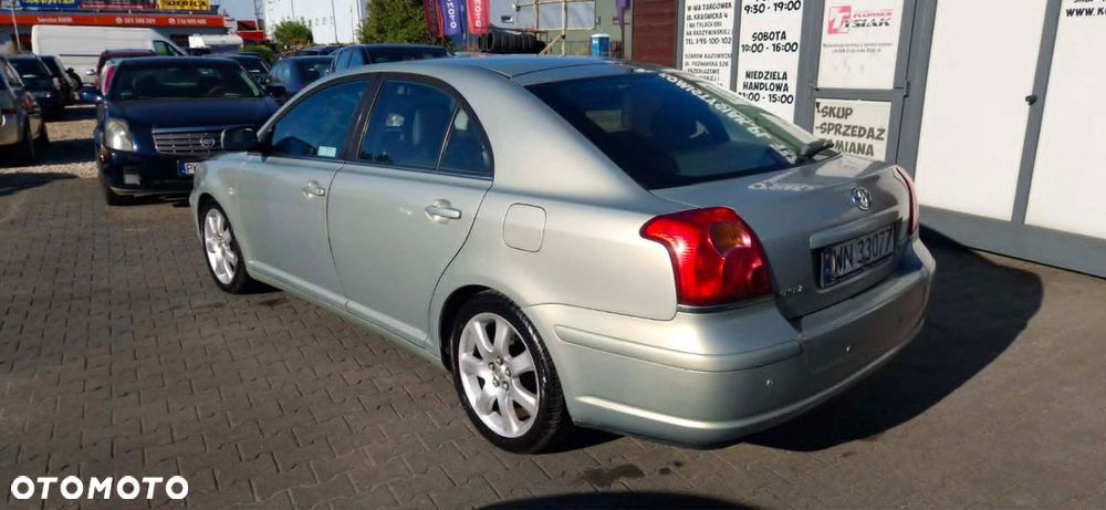 Toyota Avensis - 2