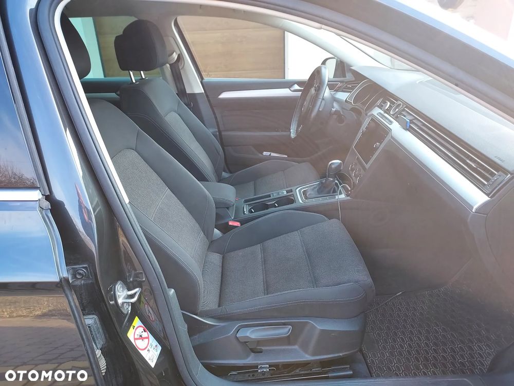 Volkswagen Passat - 15