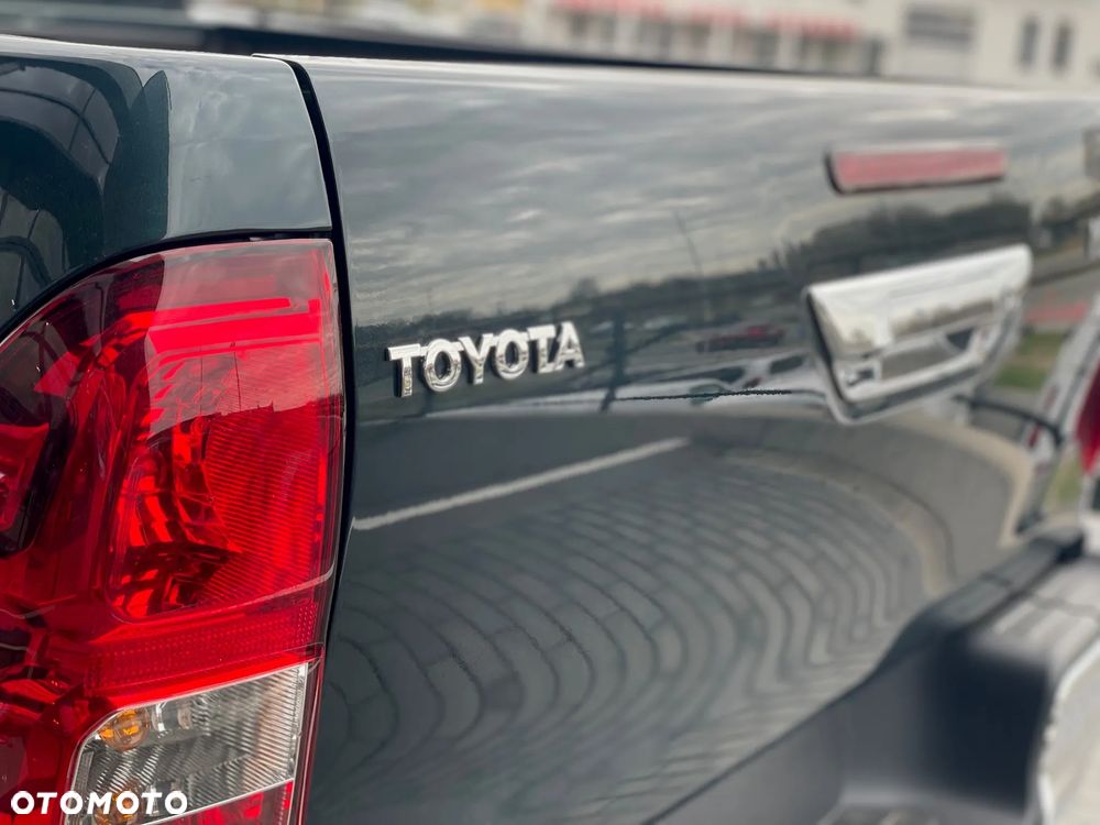 Toyota Hilux 2.8 D-4D Double Cab SR5 4x4 - 13