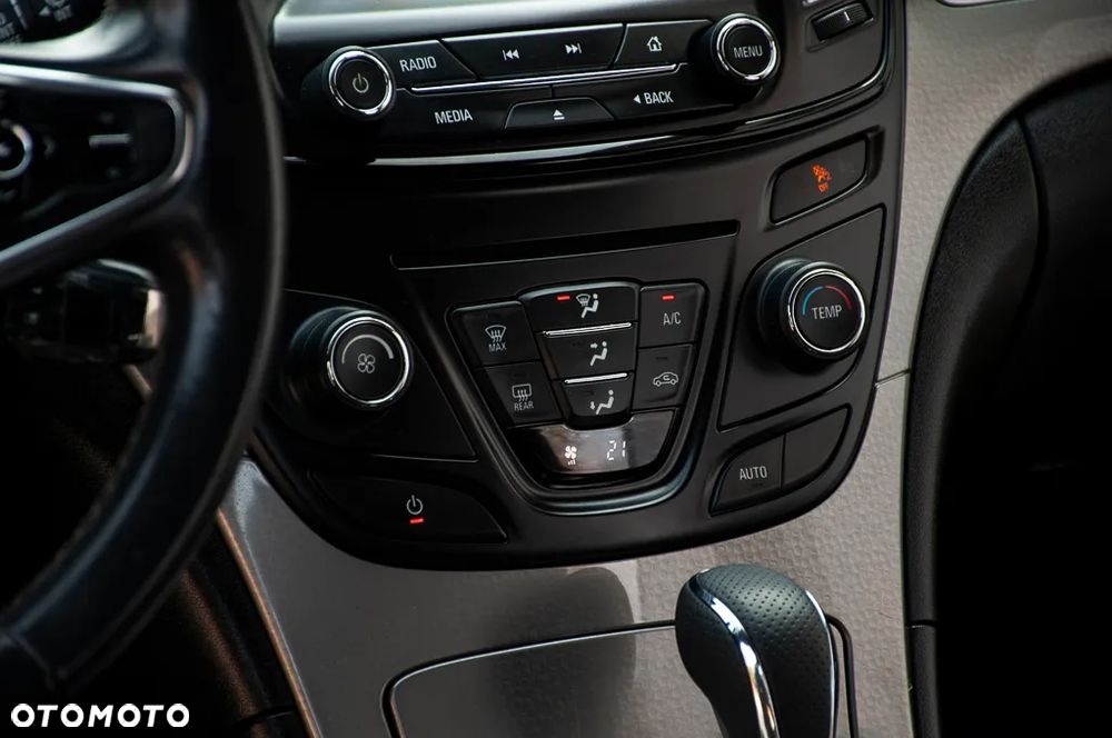 Opel Insignia 2.0 CDTI automatik Sport - 32