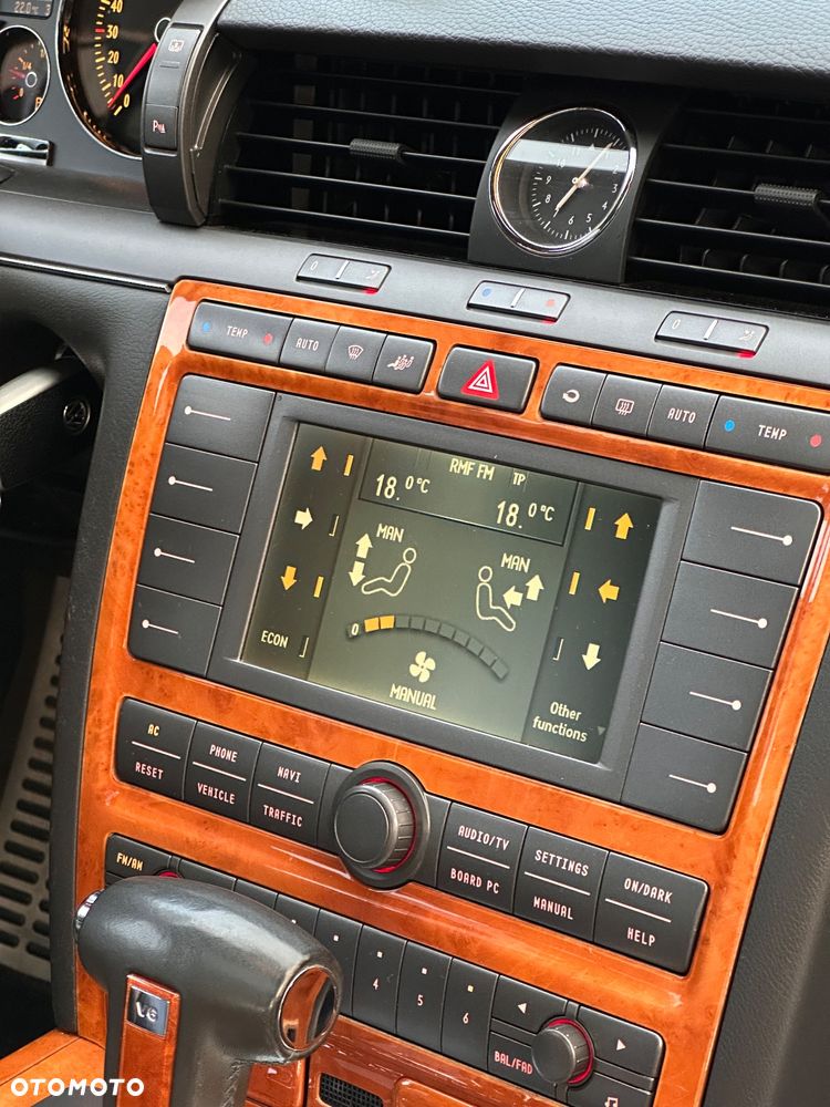 Volkswagen Phaeton 3.2 V6 Tiptr (5 os.) - 38