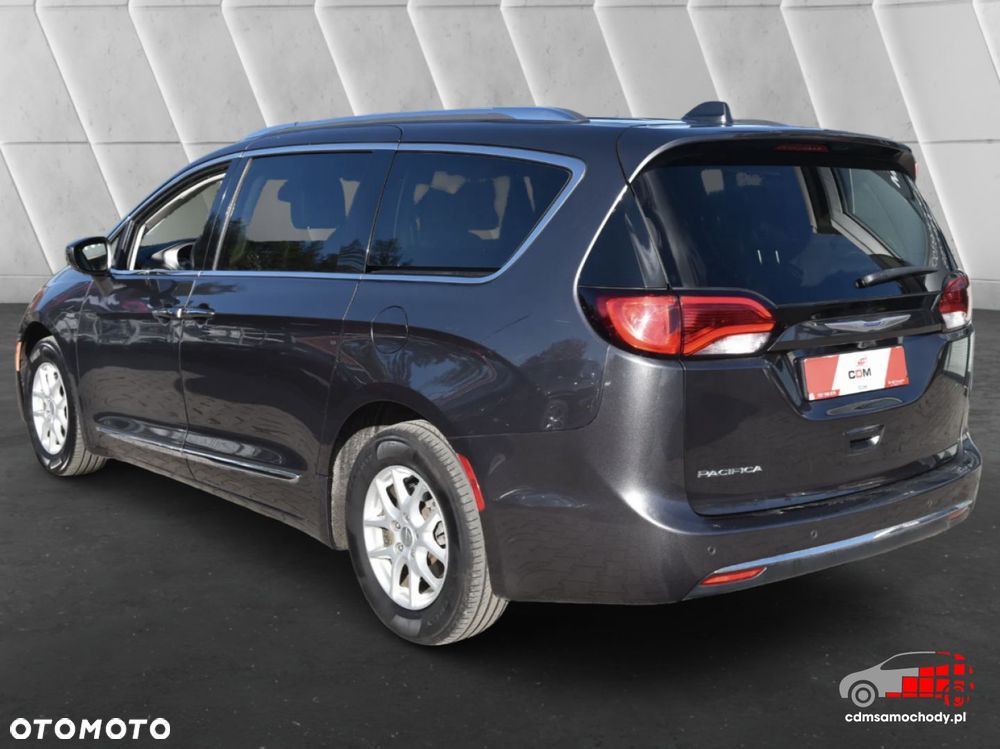 Chrysler Pacifica - 8