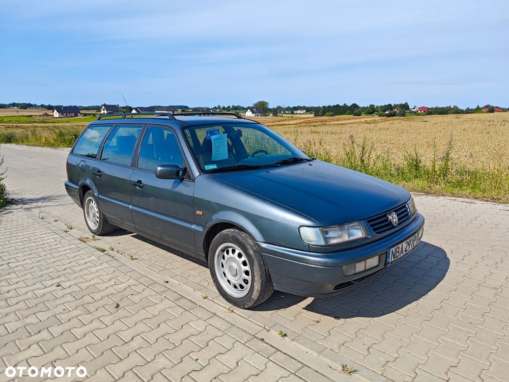 Volkswagen Passat 1.8 GL - 2