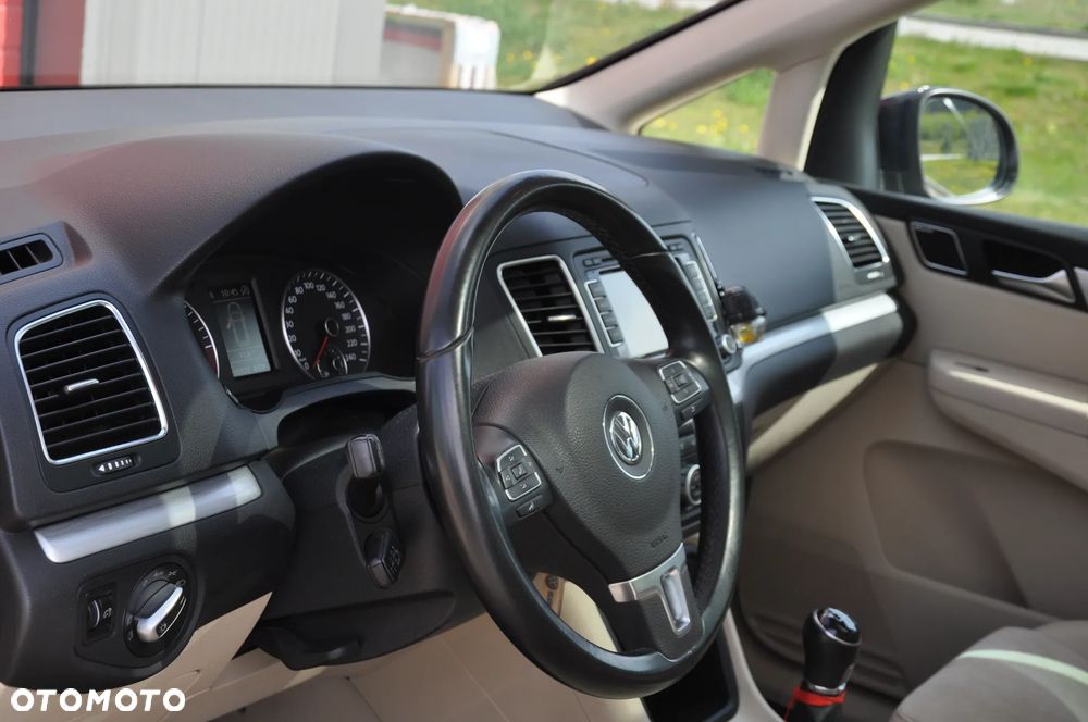 Volkswagen Sharan 2.0 TDI Blue Motion Highline - 25