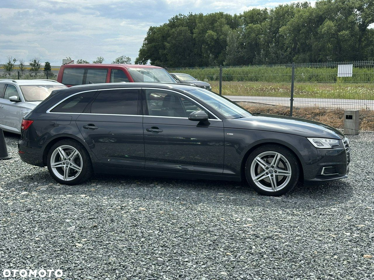 Audi A4 Avant 40 TDI quattro S tronic S line - 5