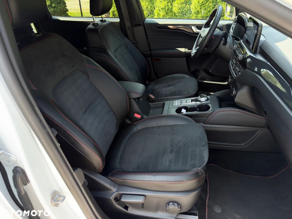 Ford Kuga 2.5 Duratec FHEV 4x4 ST-LINE X - 34
