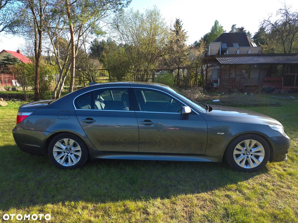 BMW Seria 5 540i - 11