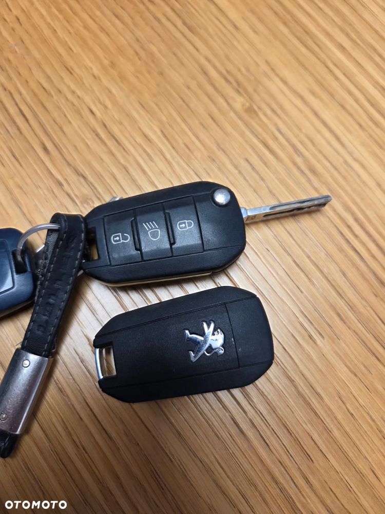 Peugeot 308 1.6 THP Active - 27