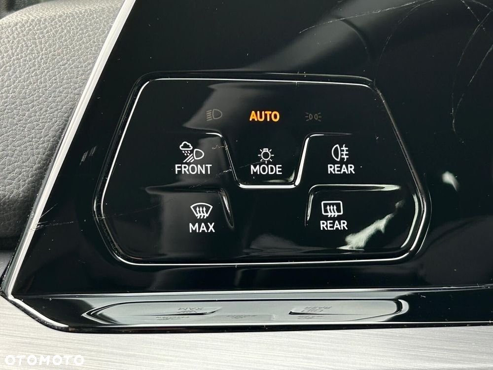 Volkswagen Golf - 21