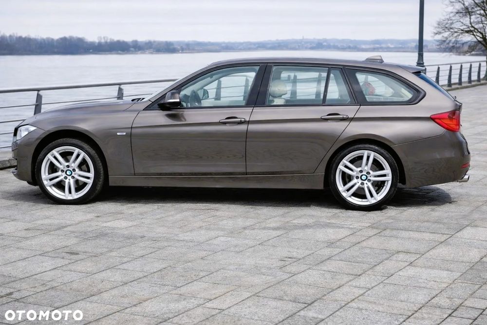 BMW Seria 3 320d xDrive DPF Edition Sport - 4